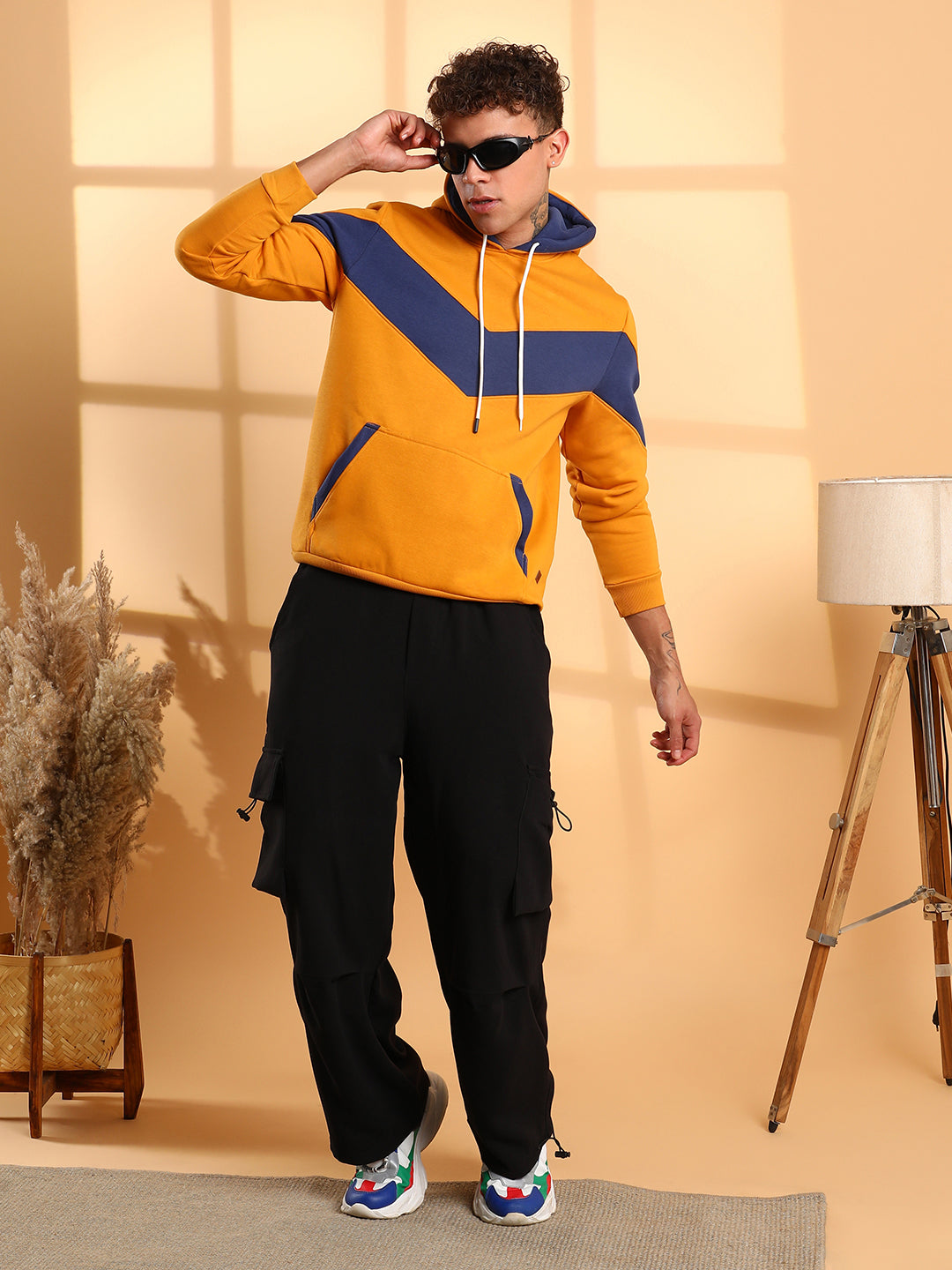 Men's Contrast Panel Hoodie With Ribbed Hem