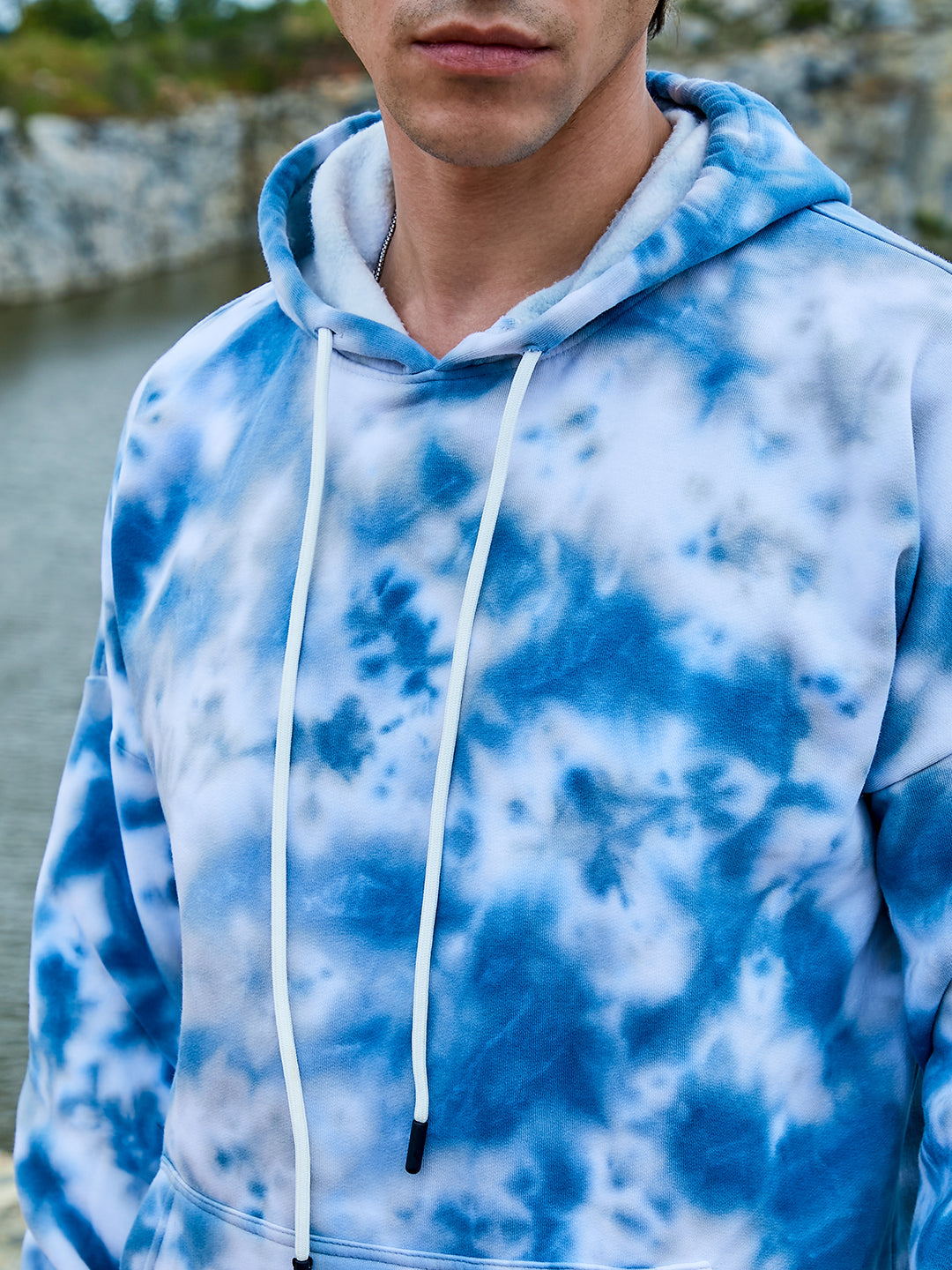 Campus Sutra men s White Indigo Blue Tie Dye Oversized Hoodie With Kangaroo Pocket Campussutra