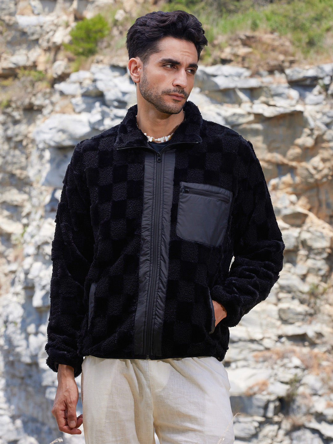 ₹1,999 | Campus Sutra men's Carbon Black Fleece Buffalo Check