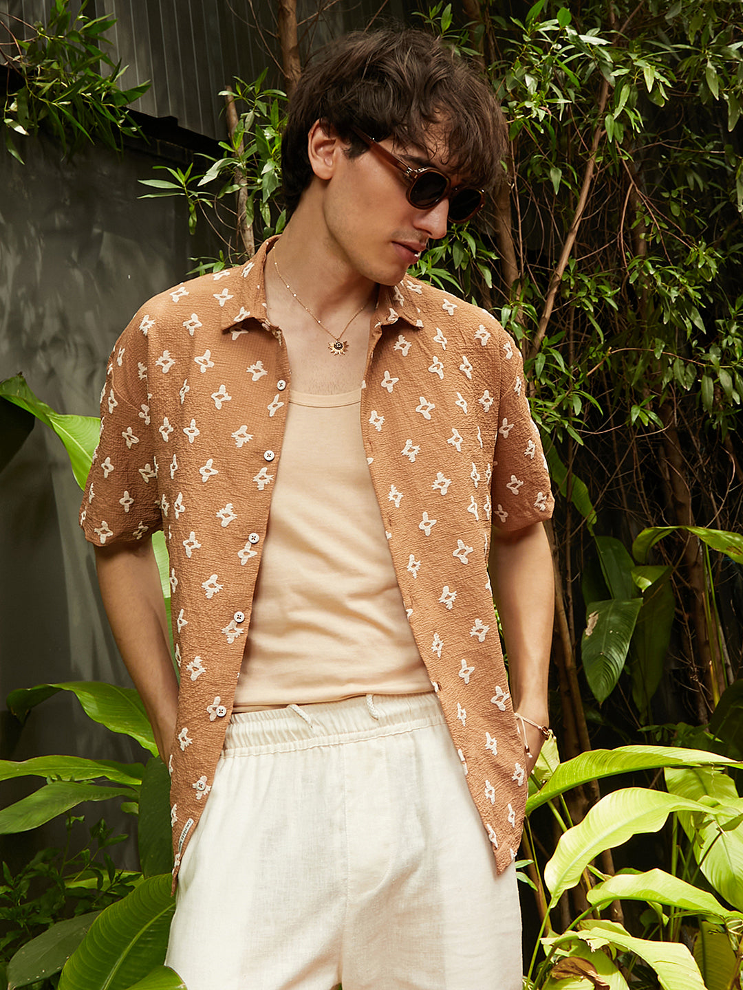 ₹899 | Campus Sutra men's Tan Brown Floral-Tactile Oversized