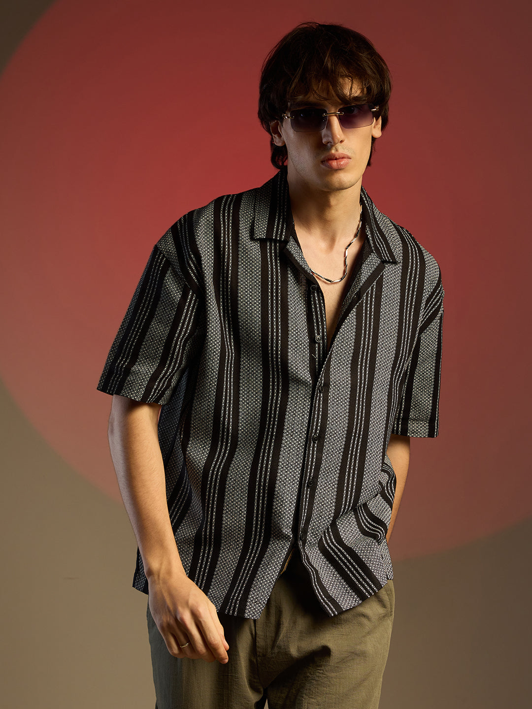 ₹899 | Campus Sutra men's Obsidian Black Woven Striped Oversized