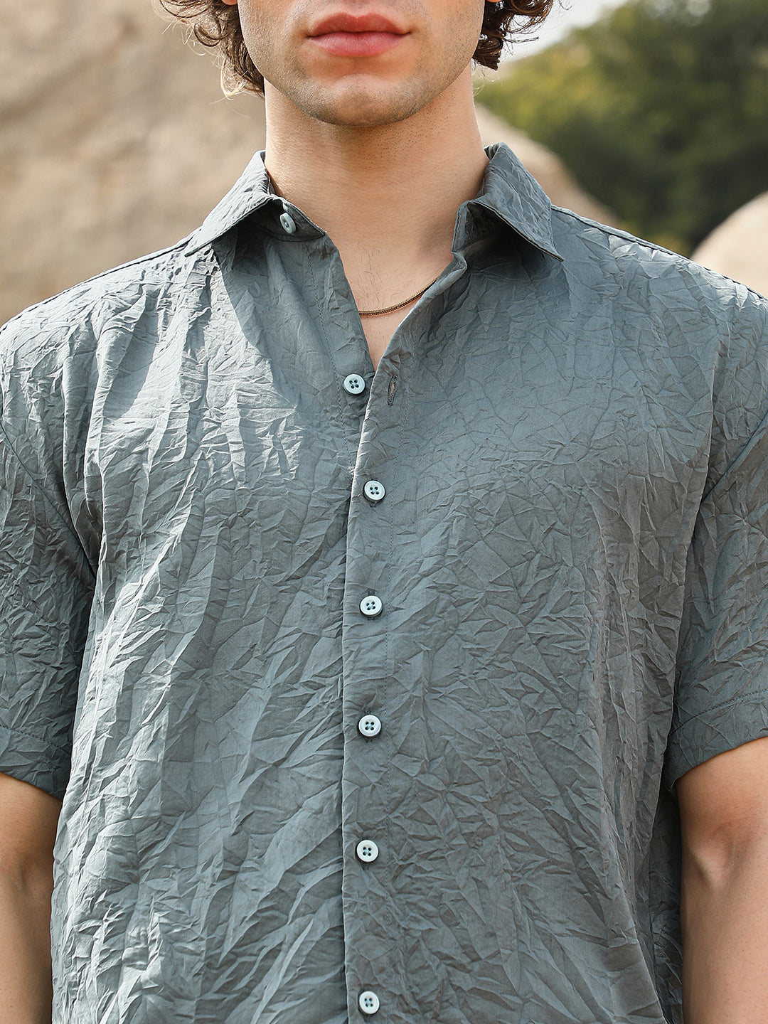 ₹899 | Campus Sutra Men's Ash Grey Crumple-Tactile Shirt