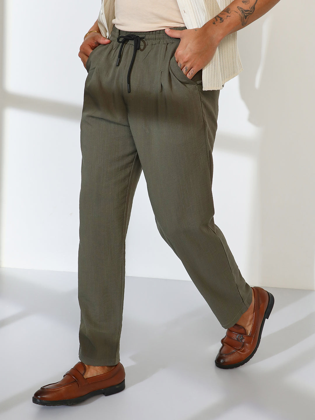 1,199 | Campus Sutra men's Olive Green Straight-Fit Linen-Blend Trousers - Campussutra 1,199 | Campus Sutra men's Olive Green Straight-Fit Linen-Blend Trousers - Campussutra