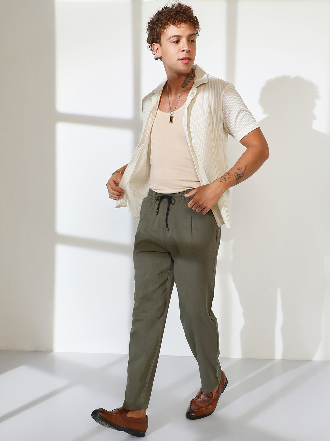 Straight-Fit Linen-Blend Trousers