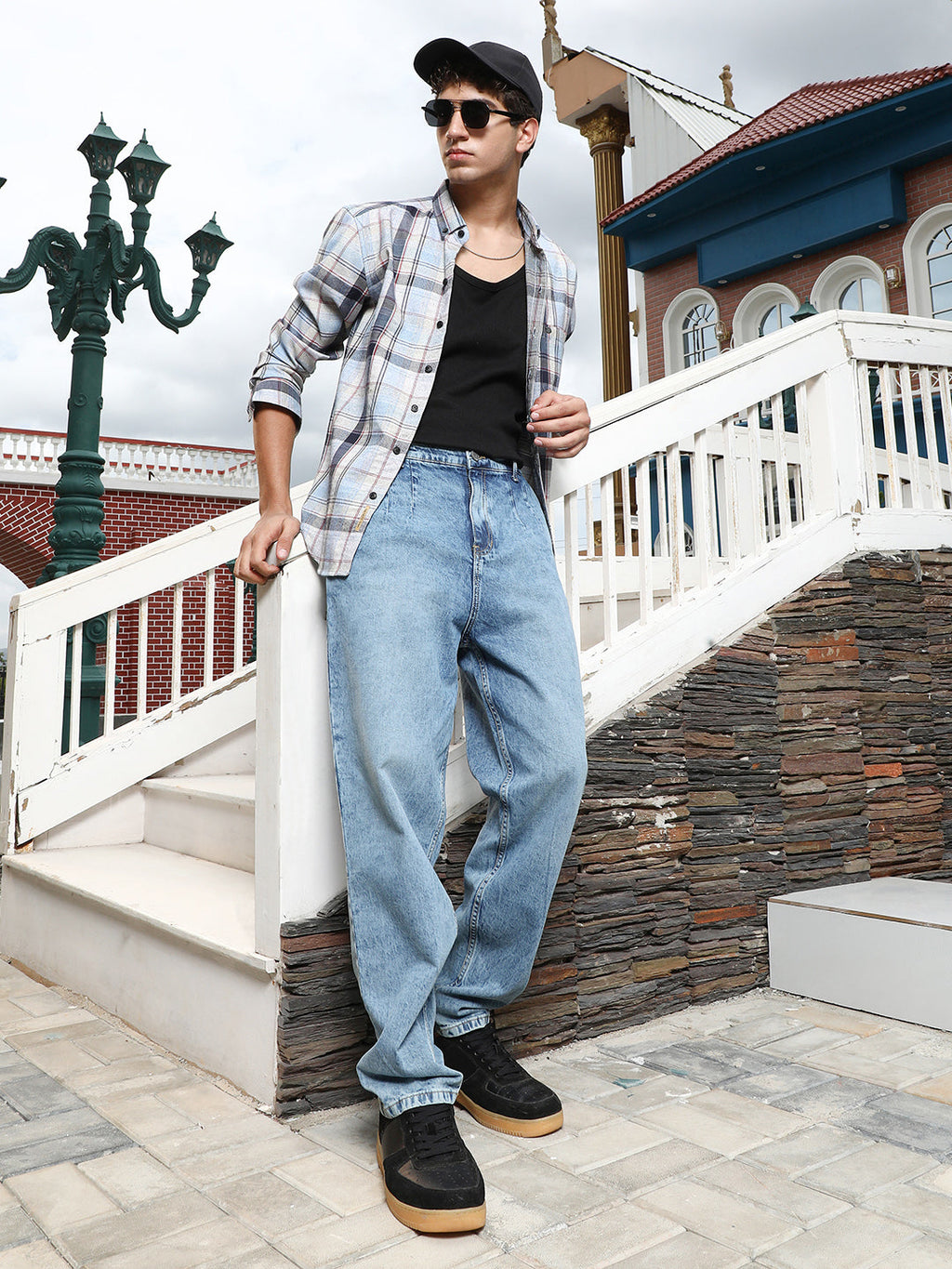 Light-Wash Pleated Denim Jeans