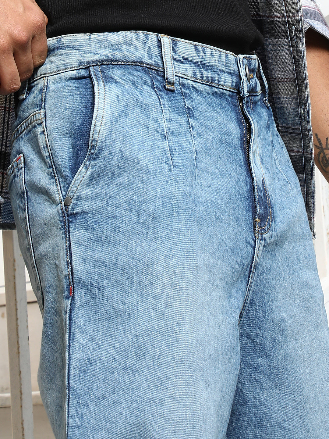 Light-Wash Pleated Denim Jeans