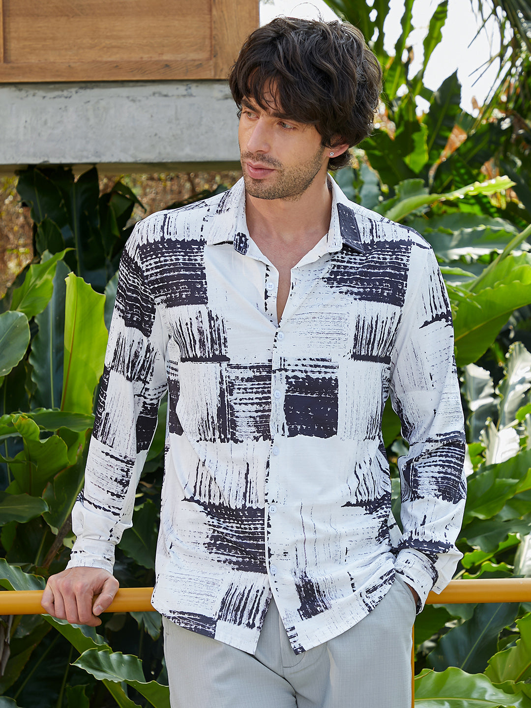 Contrast-Fade Imprint Shirt