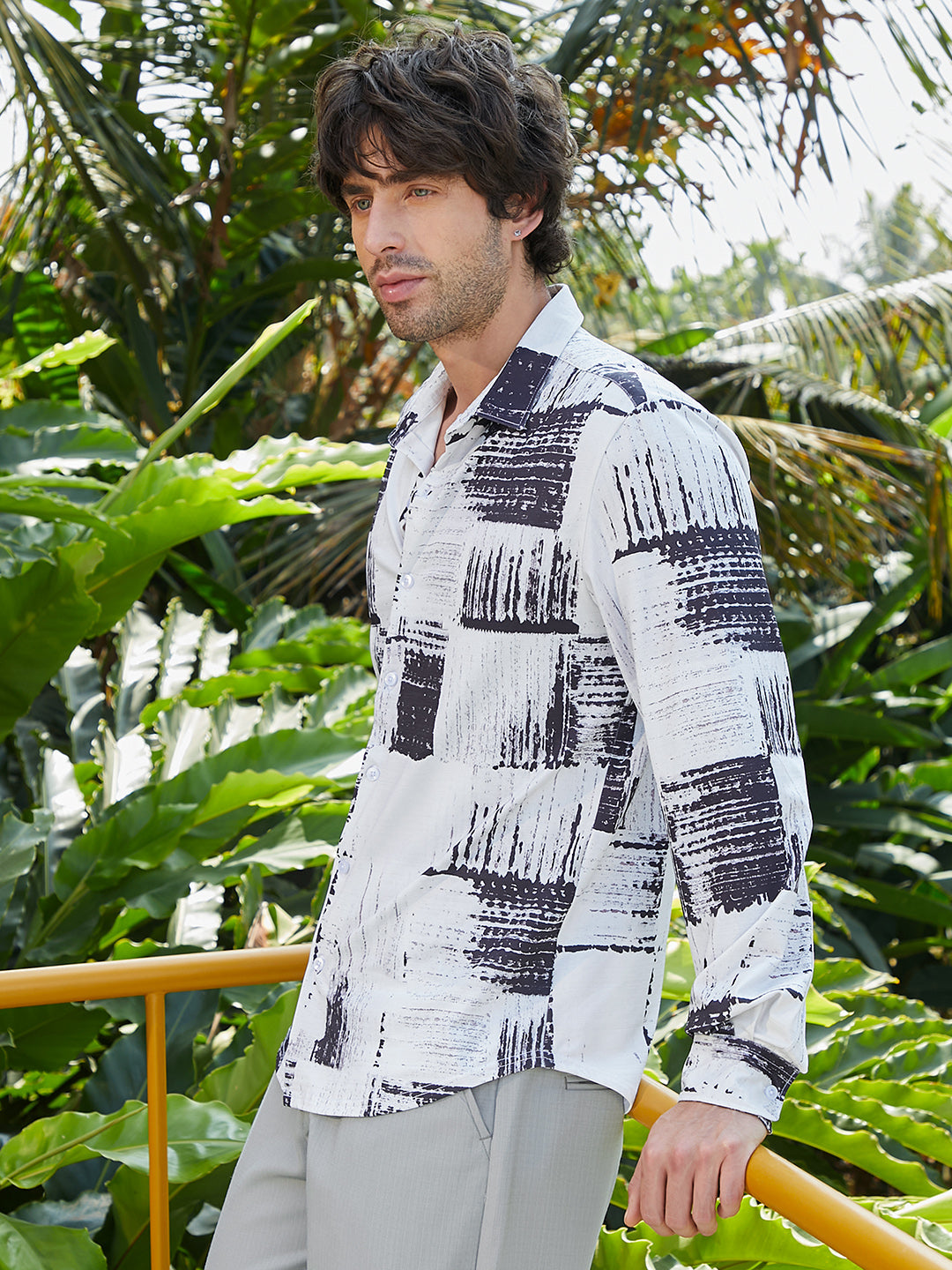 Contrast-Fade Imprint Shirt