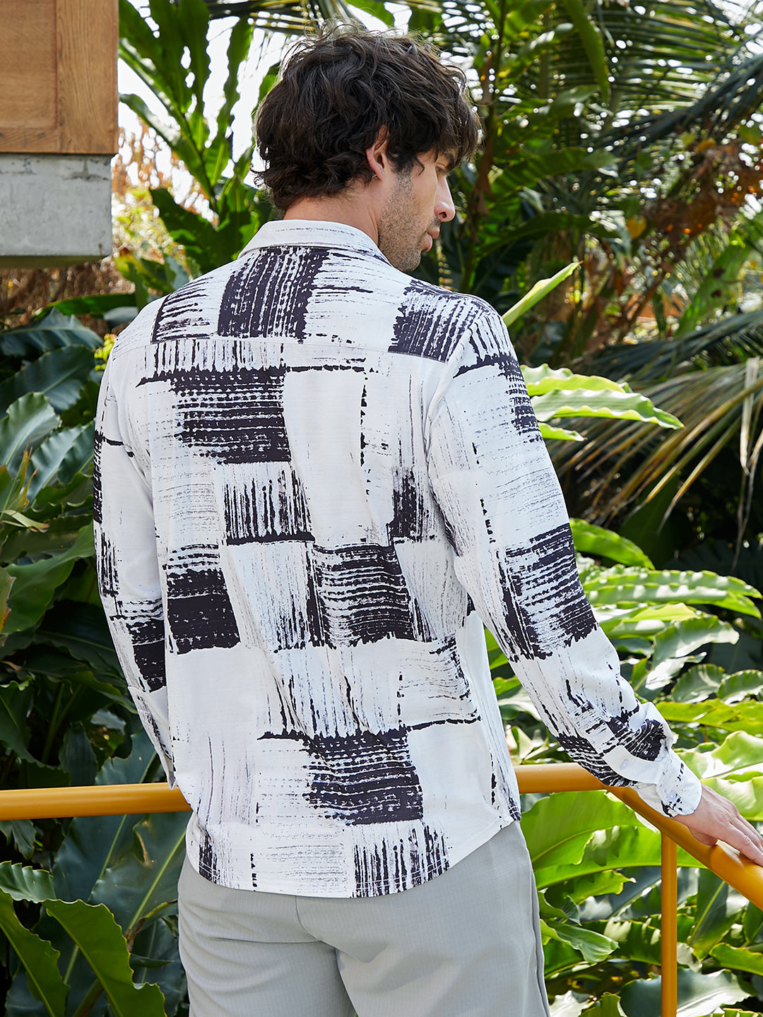Contrast-Fade Imprint Shirt