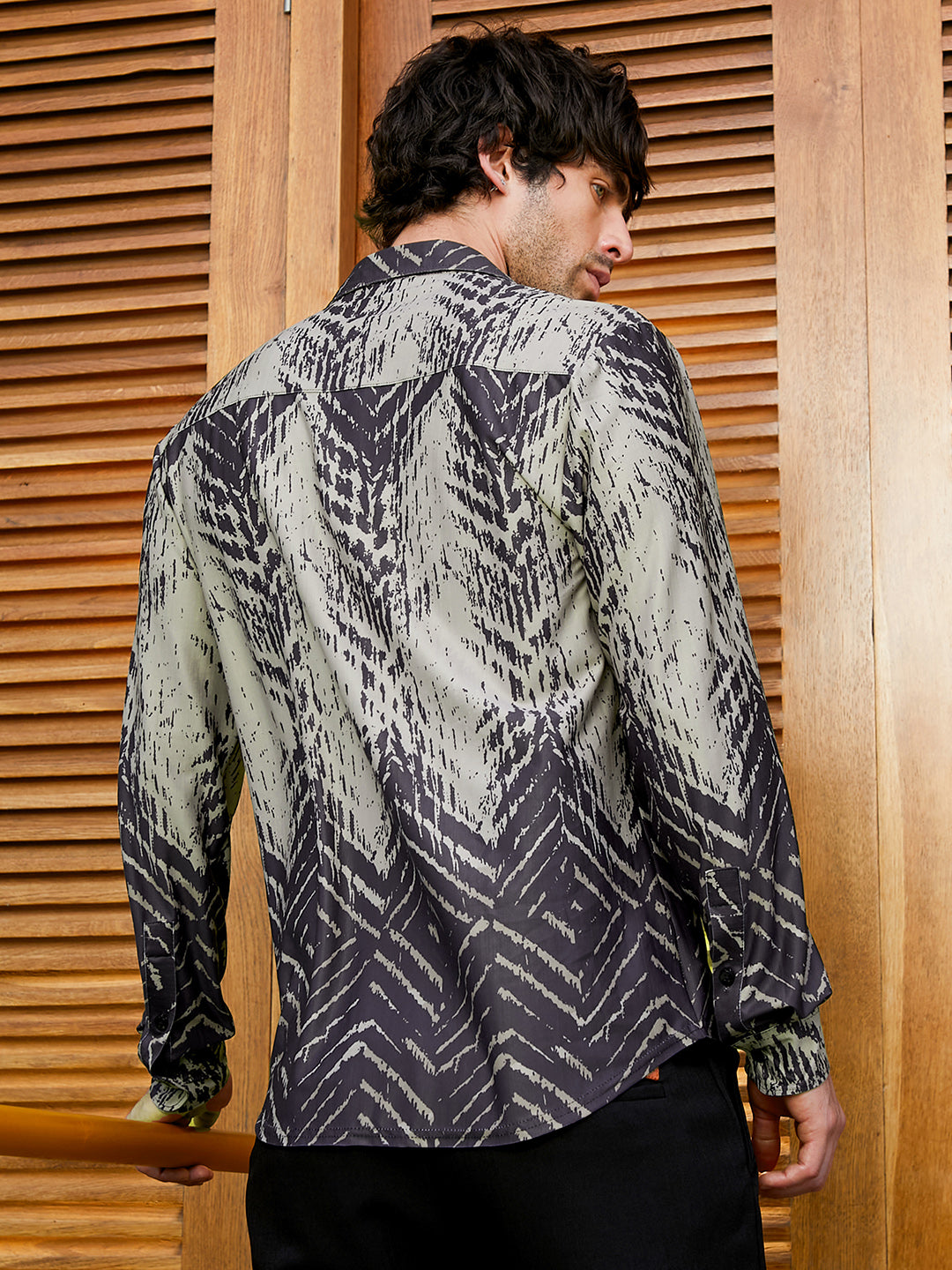 Faded-Chevron Imprint Shirt