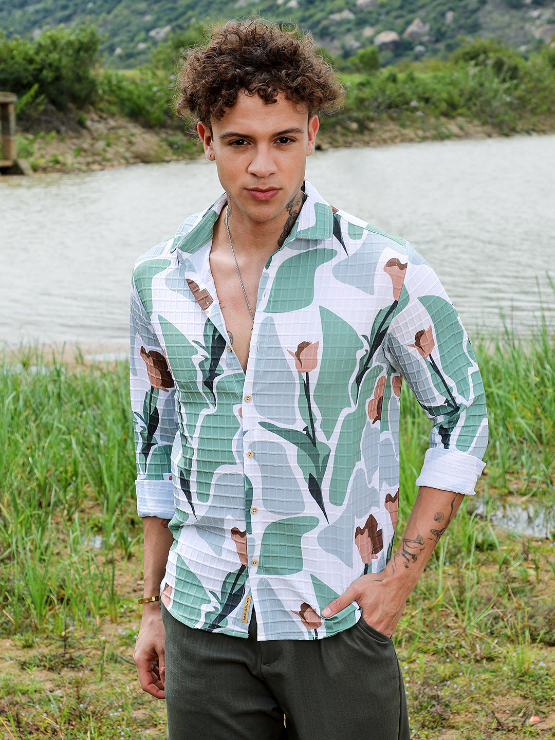 ₹899 | Campus Sutra men's Pistachio Green & Ash Grey Abstract