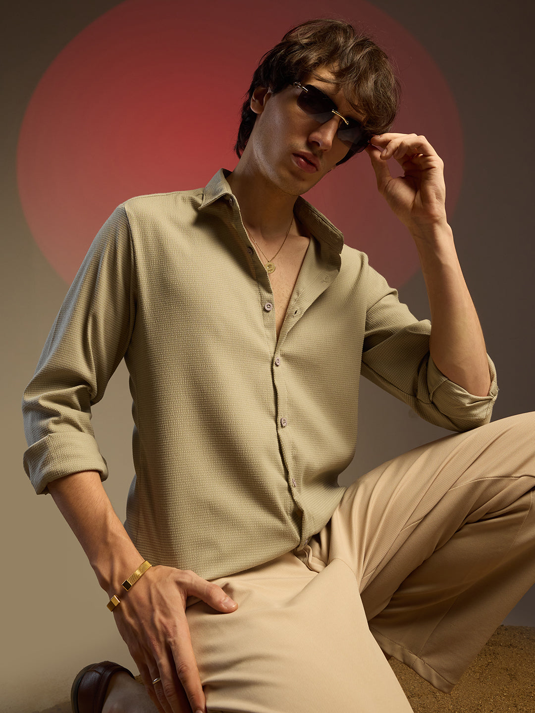 ₹899 | Campus Sutra men's Asparagus Green Solid Seersucker Shirt