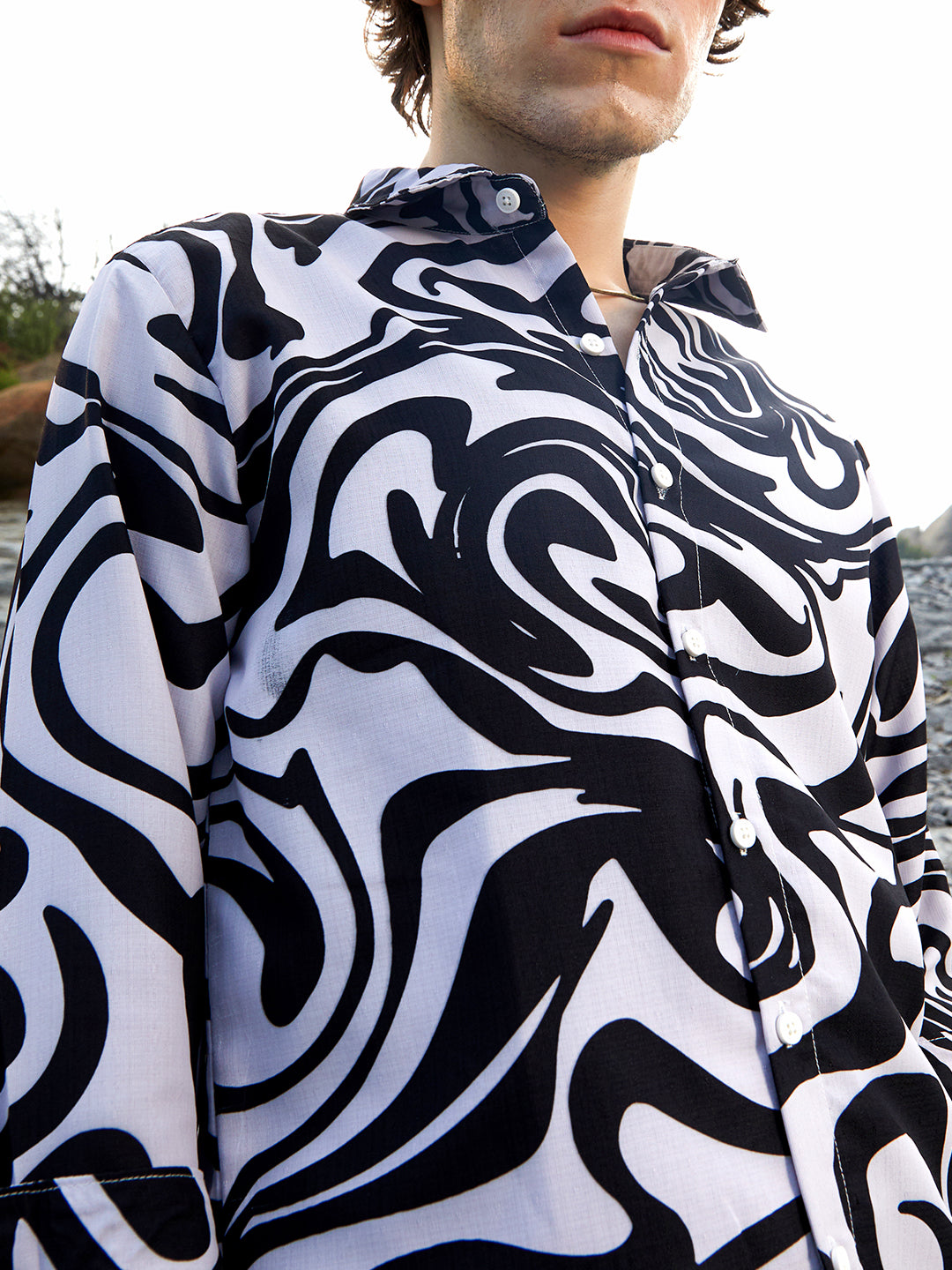 Contrast-Fluid Shirt