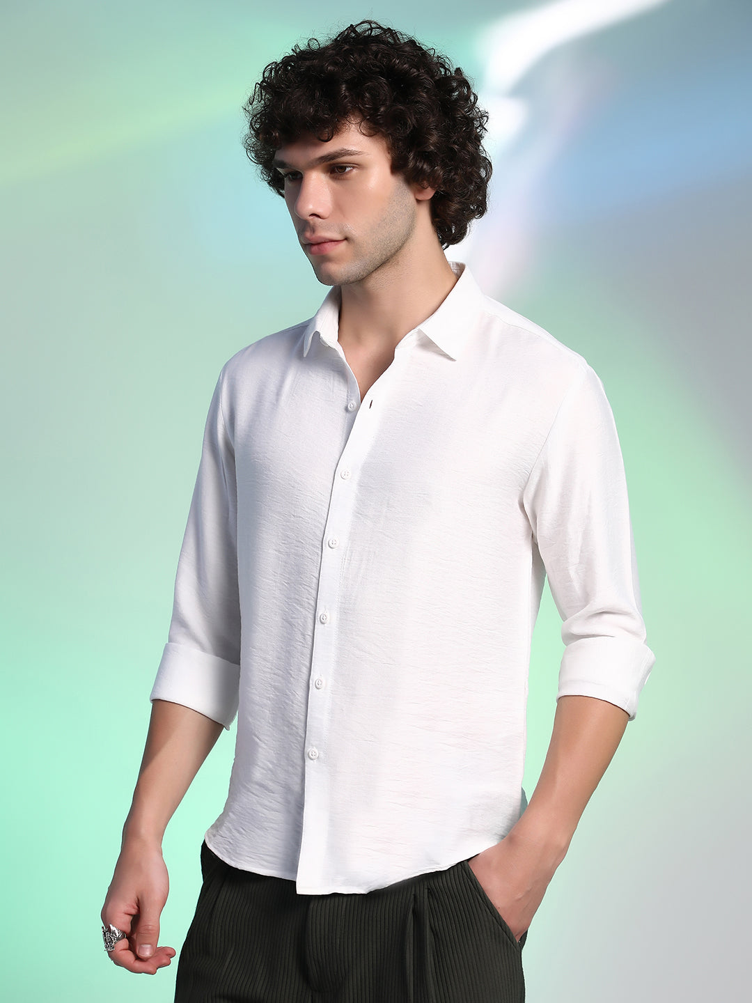 ₹899 | Campus Sutra men's Chalk White Breezy Wrinked Shirt