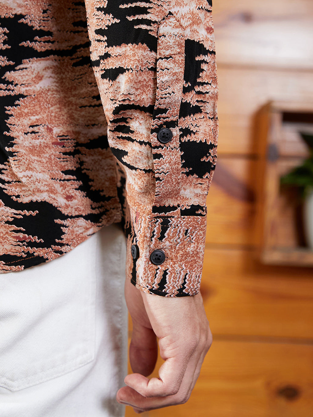 Contrast-Scuff Shirt