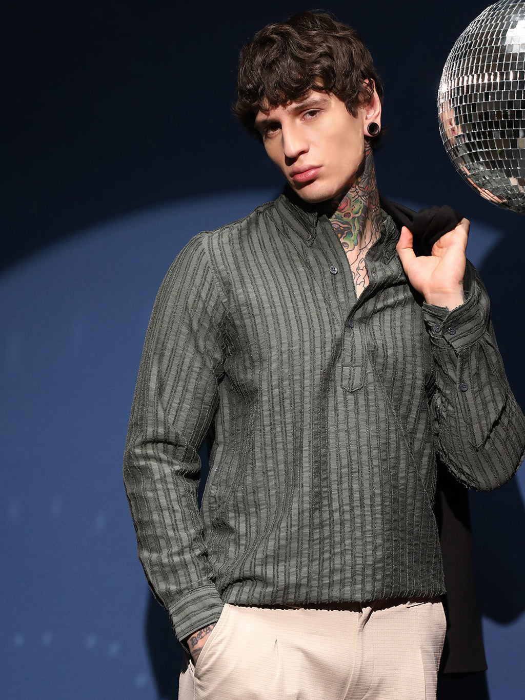 Edge-Lined Half-Placket Shirt