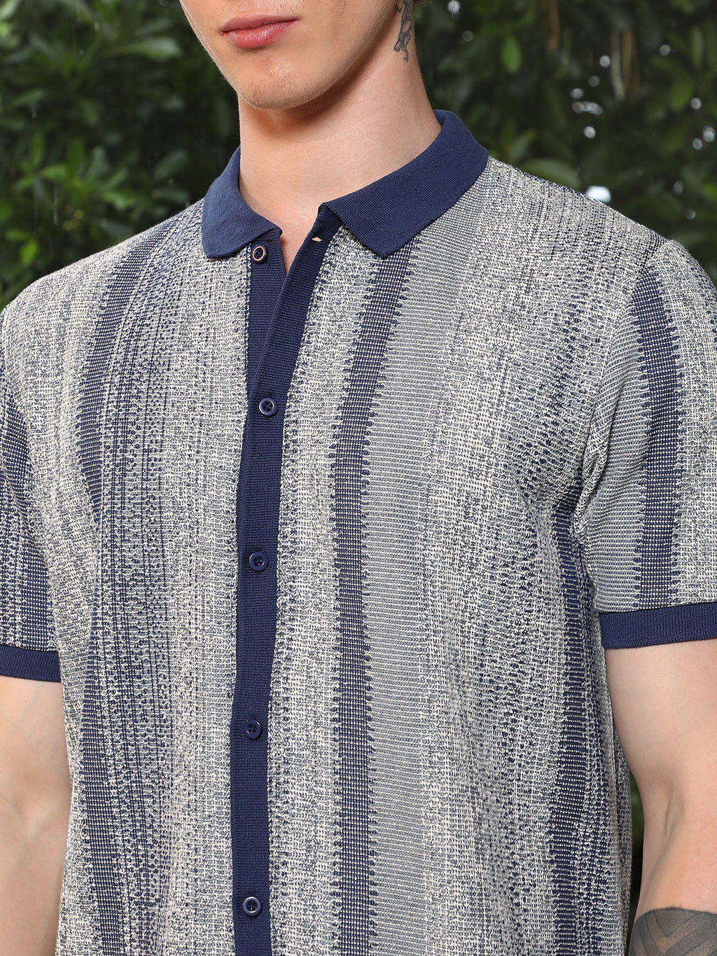 Textured Cotton Blend Cuban Collar Shirt With Vertical Stripes