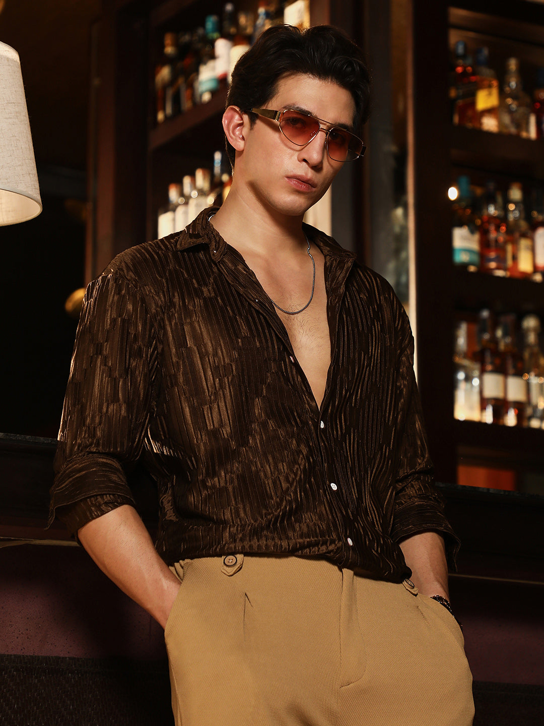 Casual shirt for men with golden rhomboid pattern
