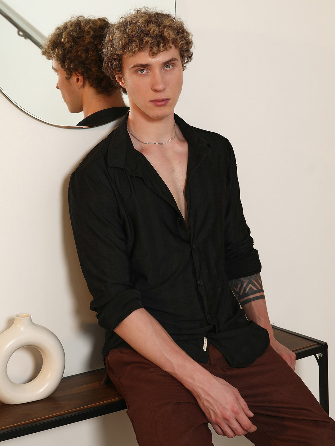 Black Tailored Fit Spread Collar Full Sleeve Shirt