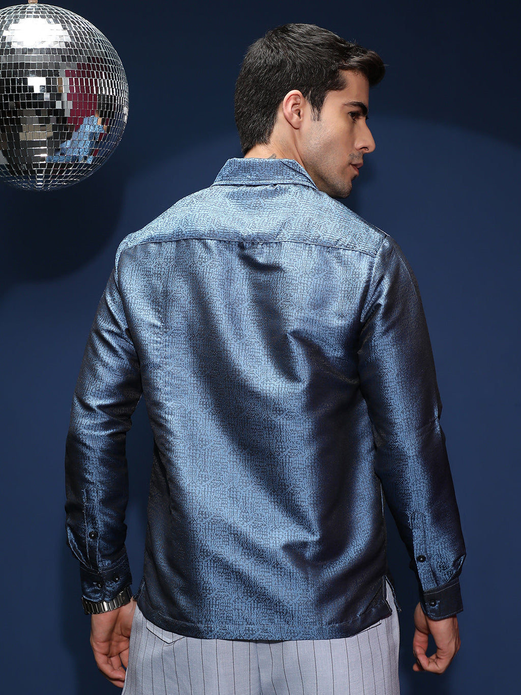 Distortion-Texture Shirt