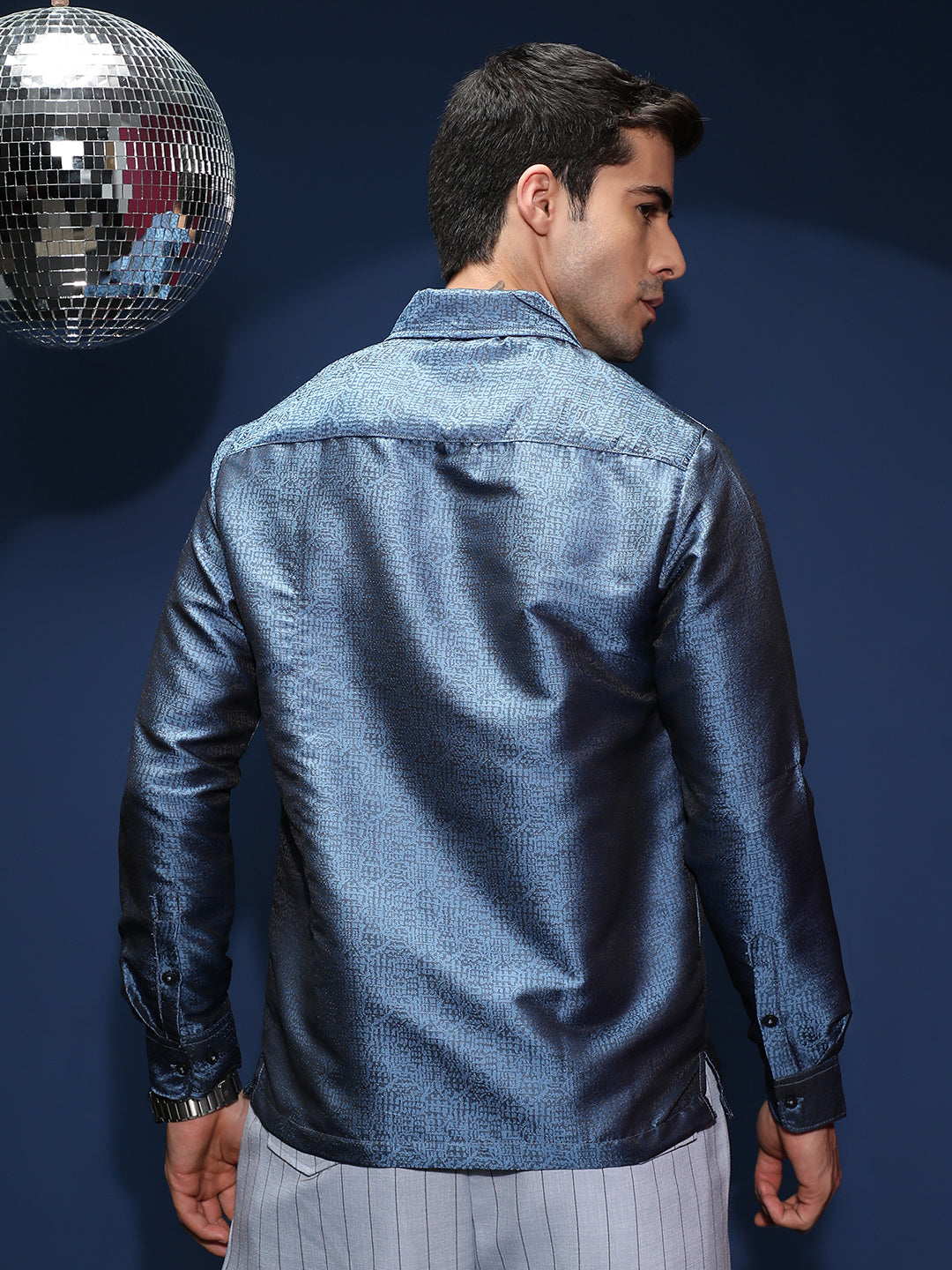 Distortion-Texture Shirt