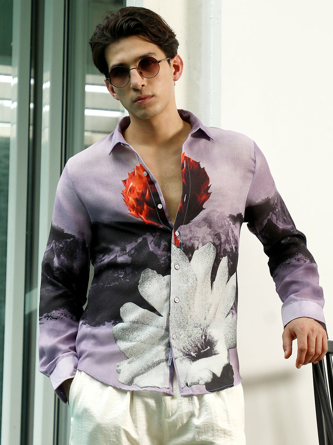 ₹999 Men's Purple Floral Printed Rayon Shirt With Spread Collar