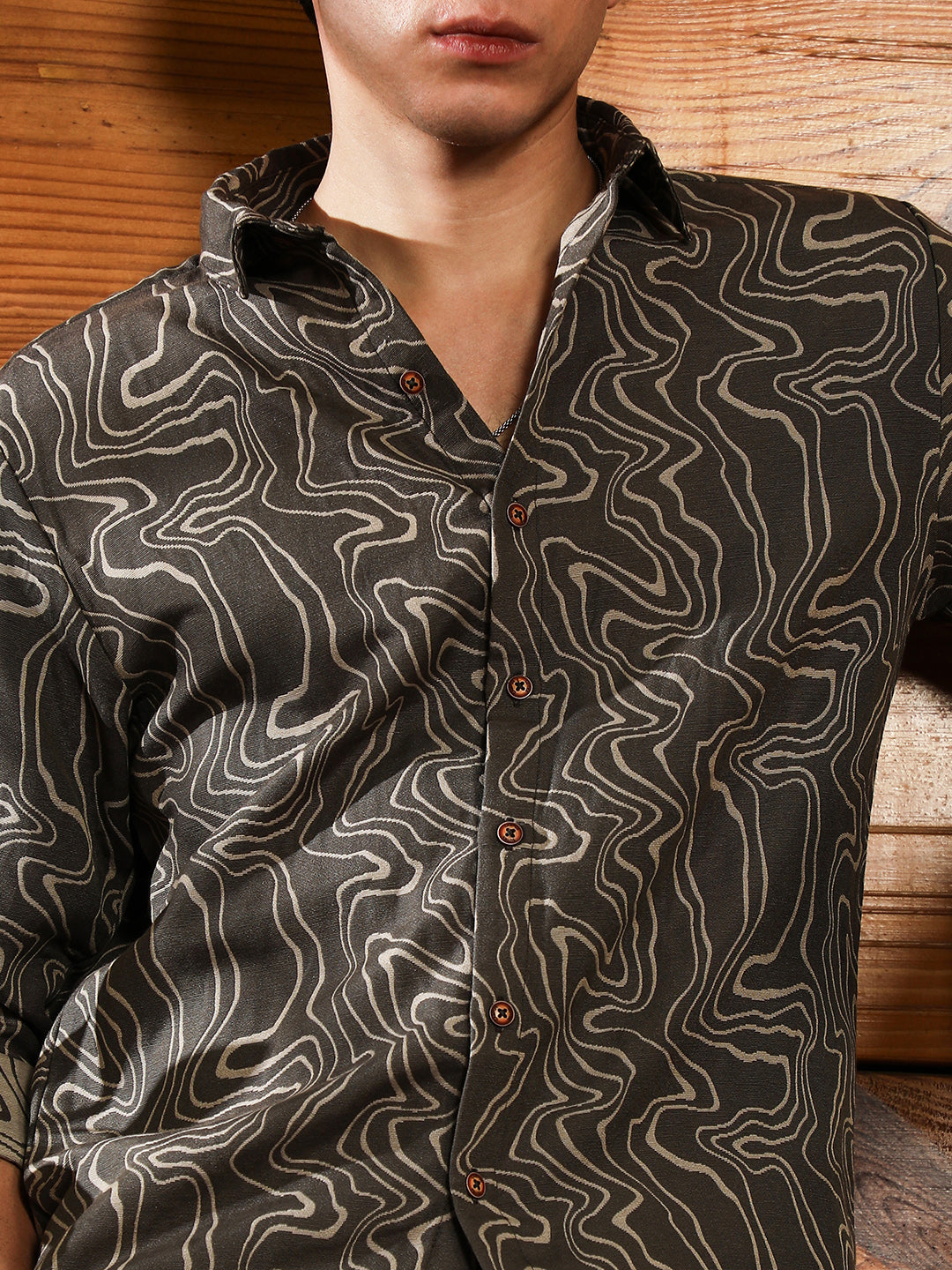 Constract-Fluid Jacquard Shirt