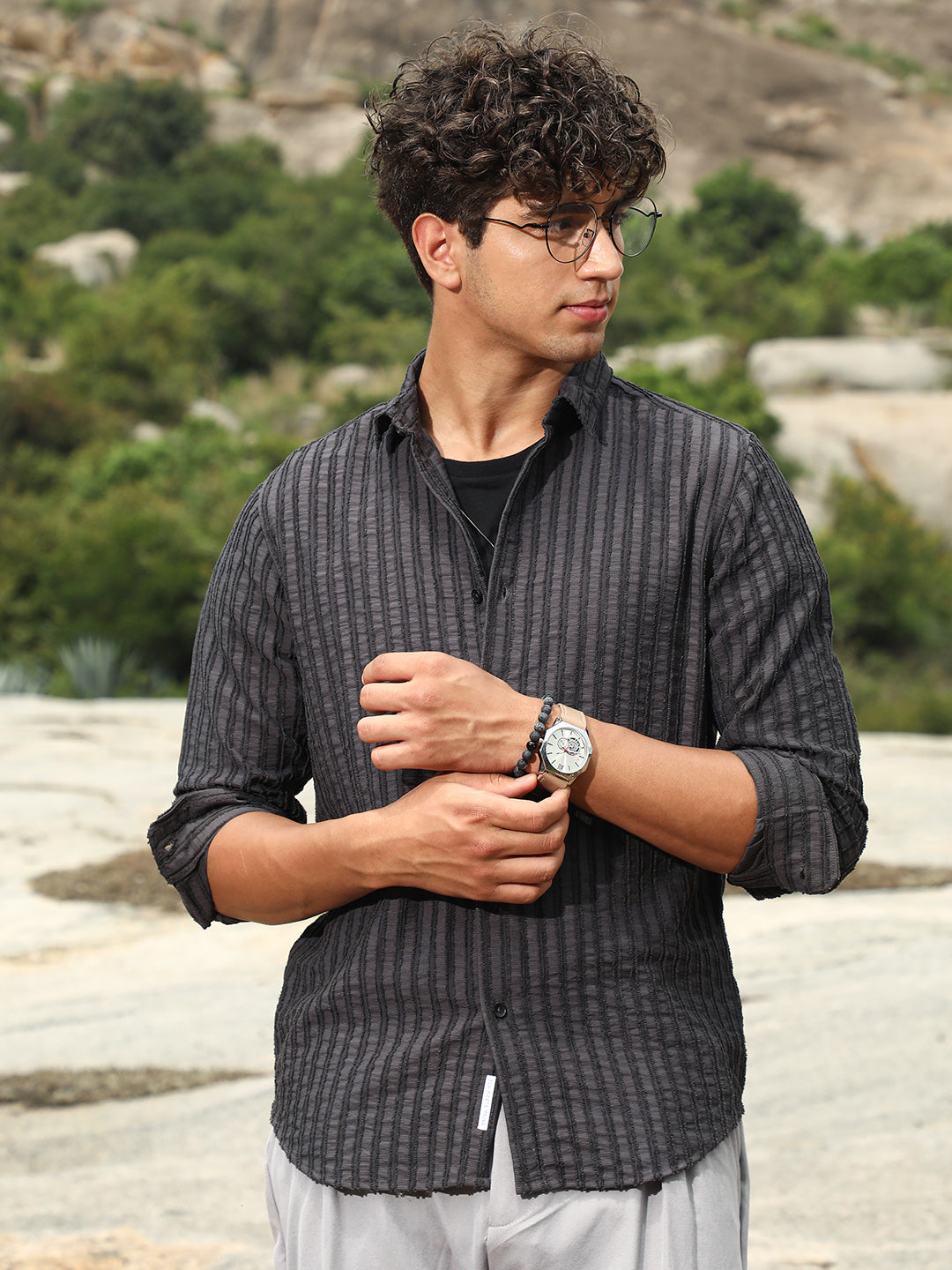 ₹999 | Men's Charcoal Grey Edgy-Stripe Jacquard Shirt - Campussutra