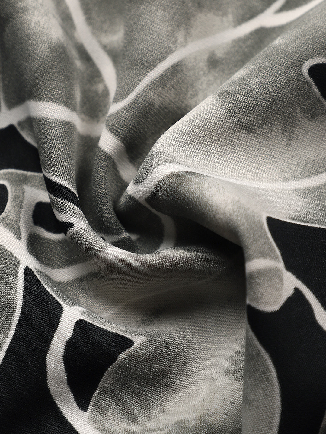 Artistic-Foliage Lined Imrprint Shirt