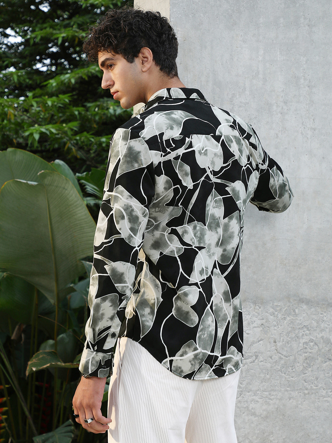 Artistic-Foliage Lined Imrprint Shirt