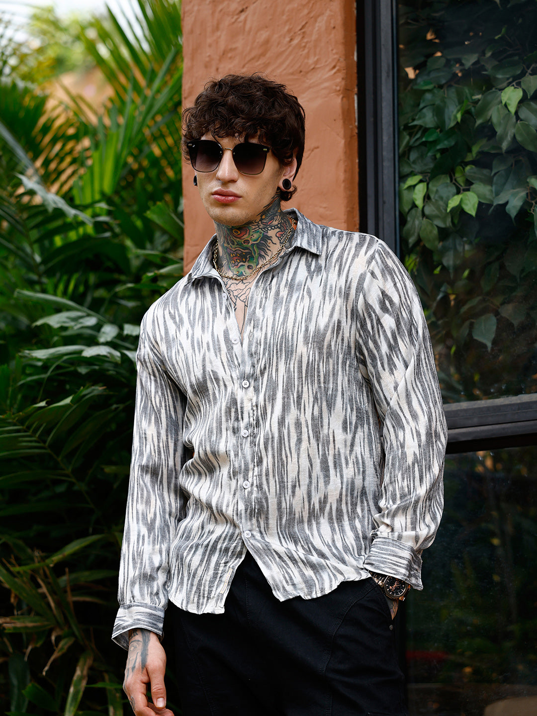 Contrast-Brush Imprint Shirt