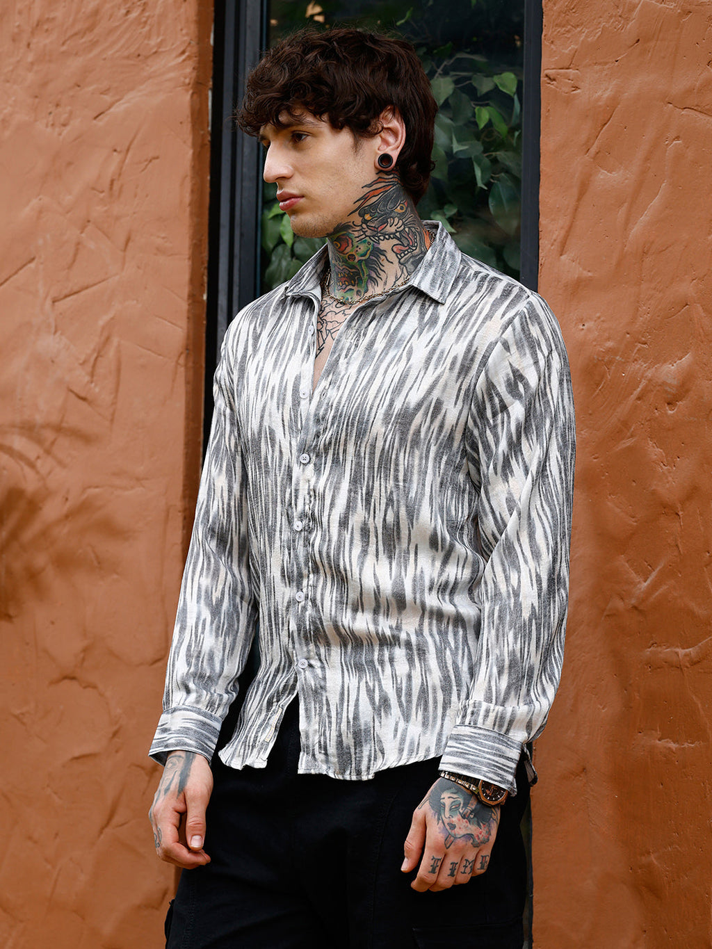 Contrast-Brush Imprint Shirt