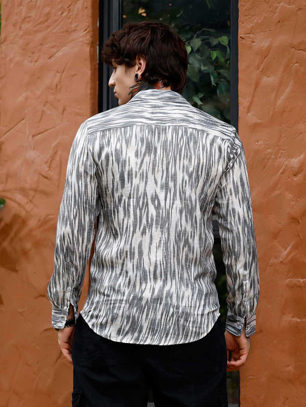 Contrast-Brush Imprint Shirt