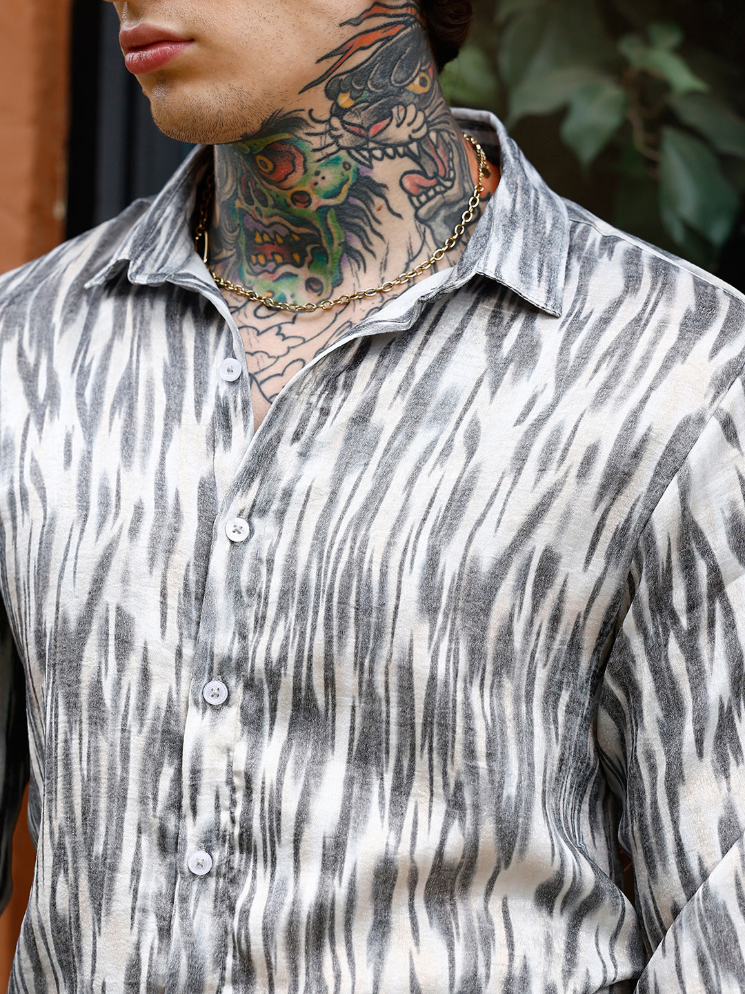 Contrast-Brush Imprint Shirt