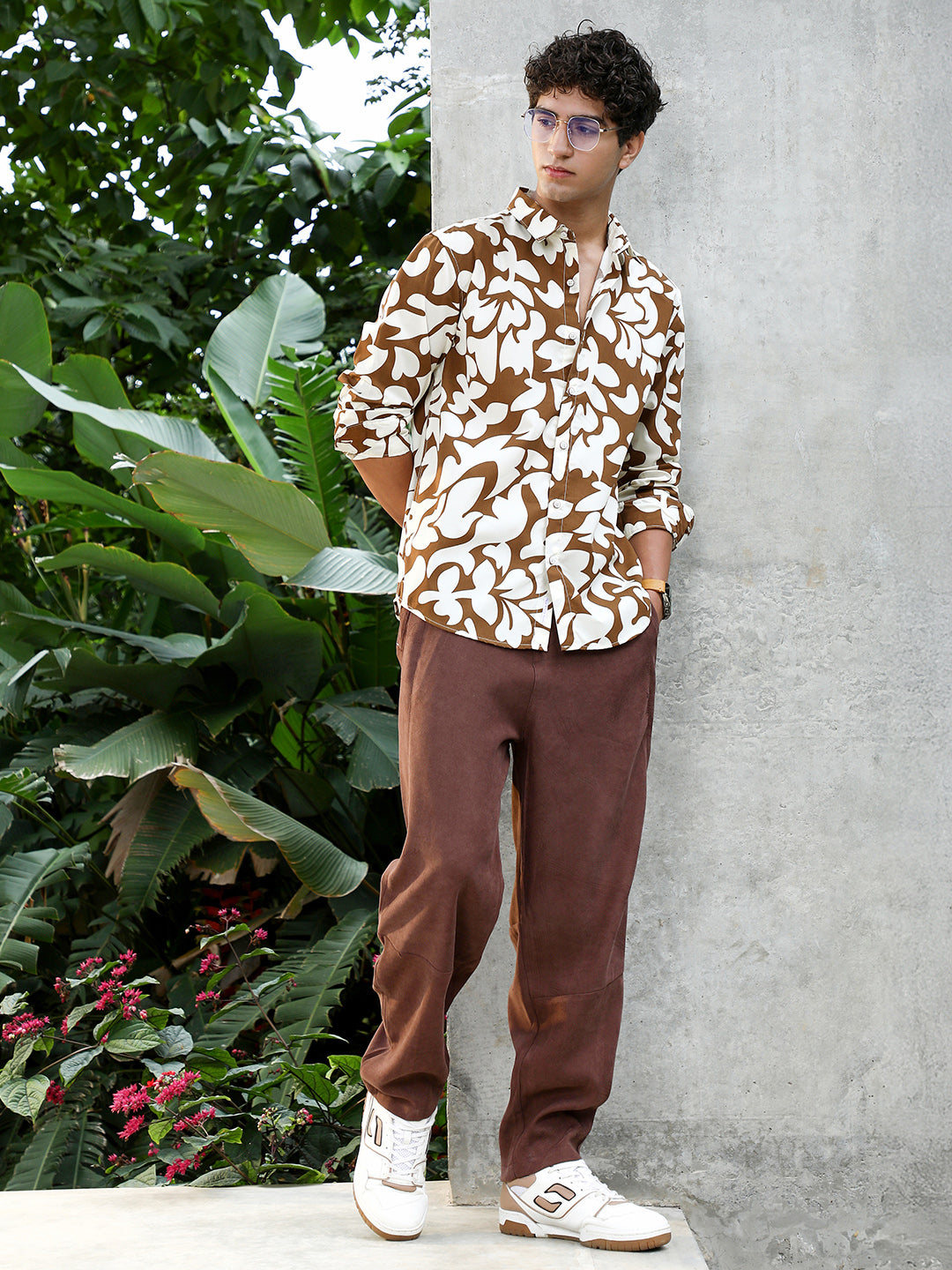 Contrast-Botanics Imprint Shirt