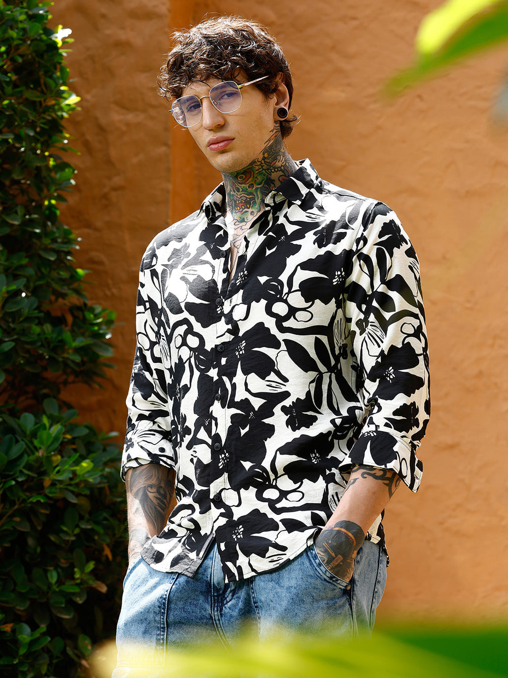 Contrast-Botanical Imprint Shirt