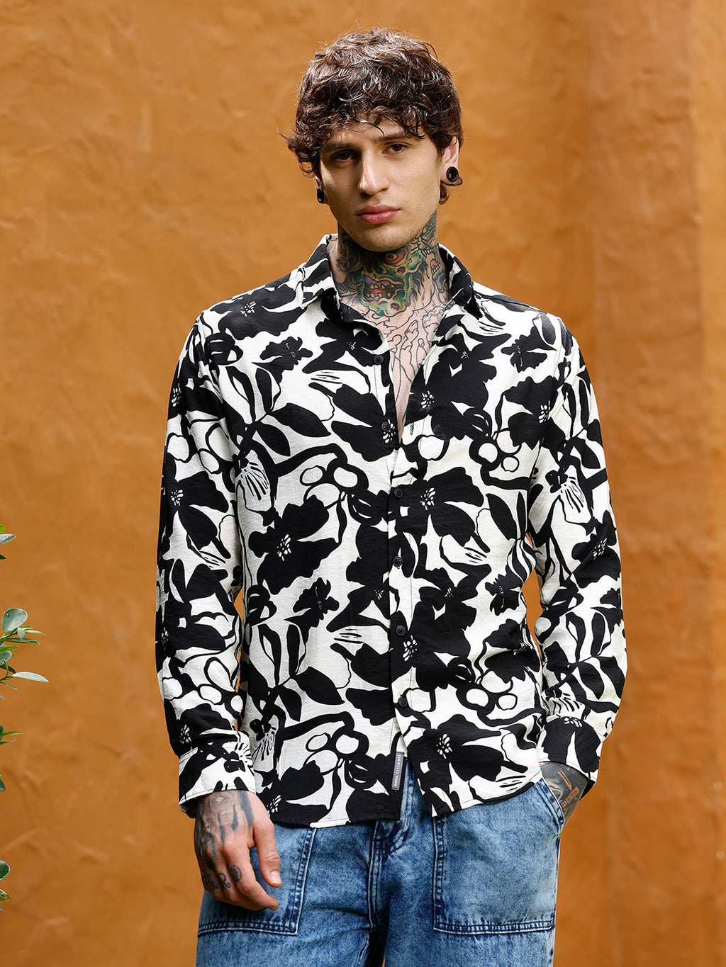 Contrast-Botanical Imprint Shirt