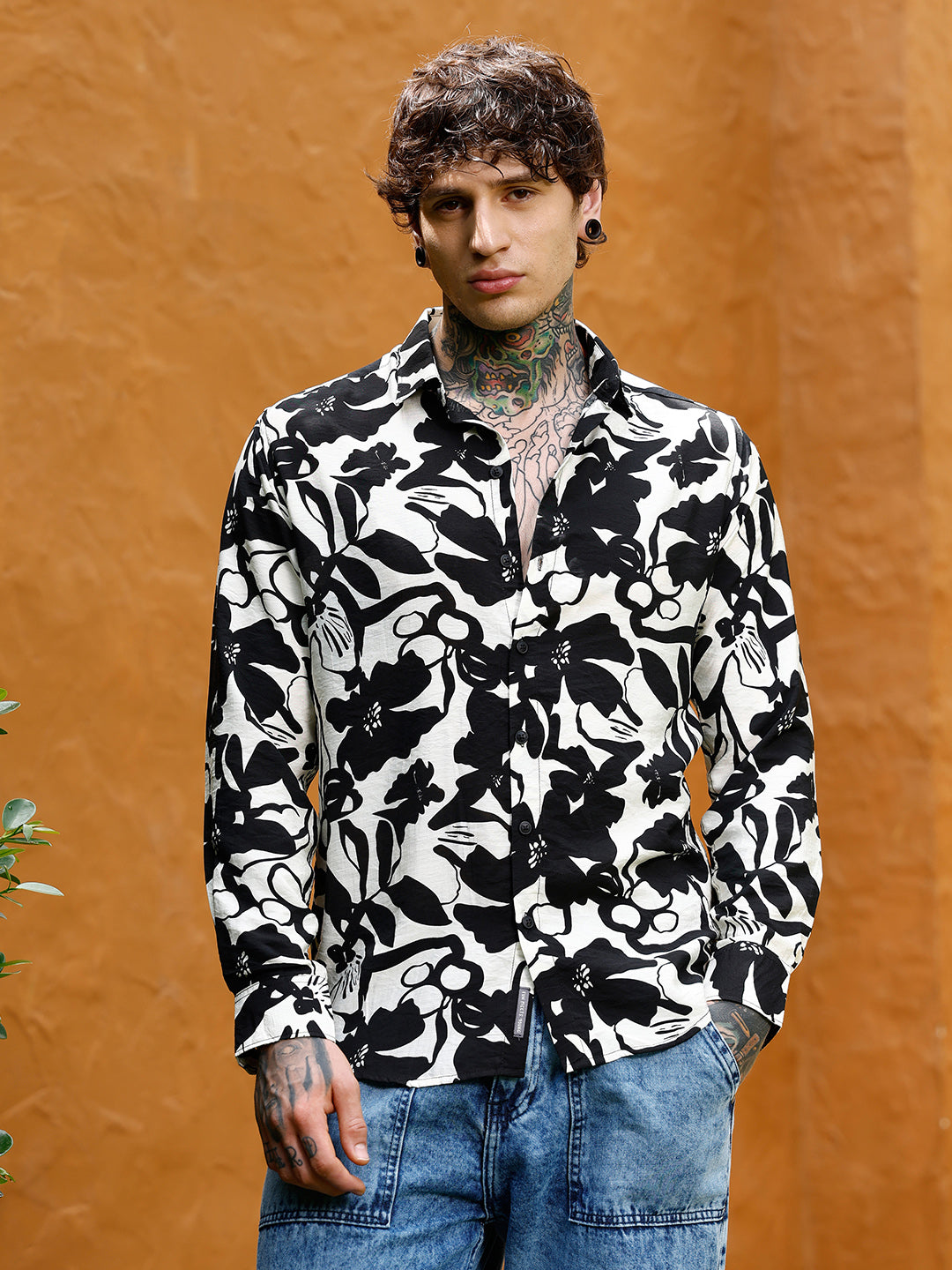 Contrast-Botanical Imprint Shirt