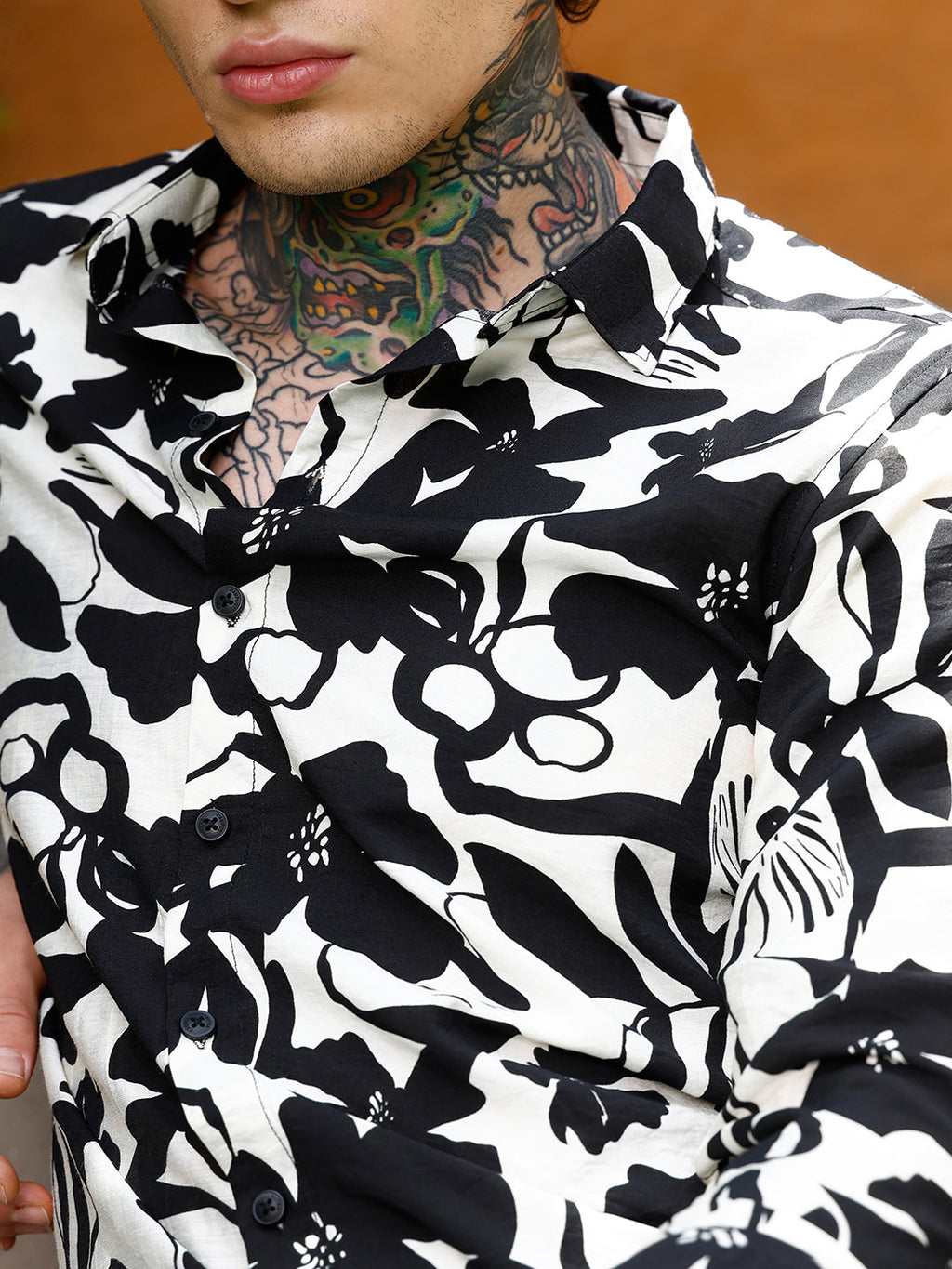 Contrast-Botanical Imprint Shirt