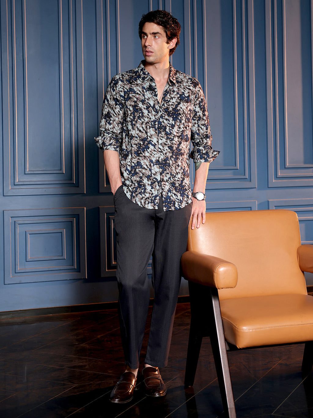 Contrast-Gaze Imprint Shirt