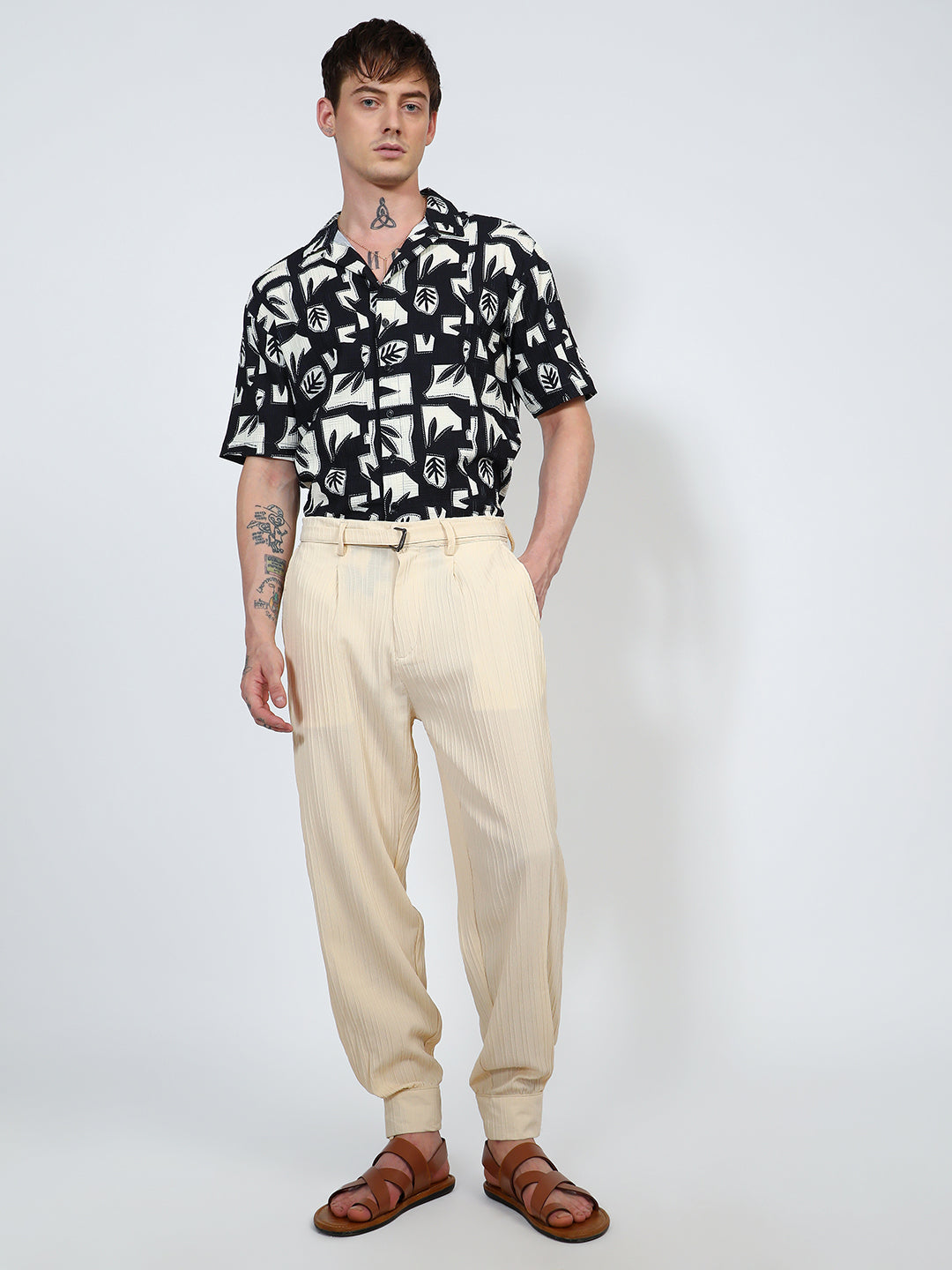 Lightweight - Textured Cuff-Hem Trousers