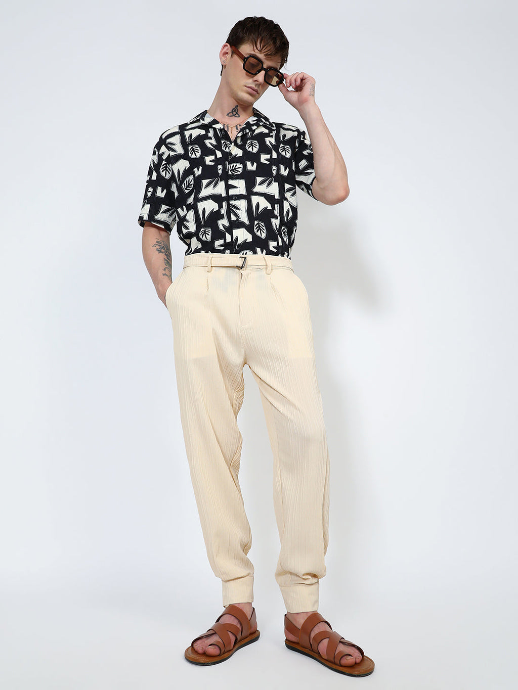 Lightweight - Textured Cuff-Hem Trousers