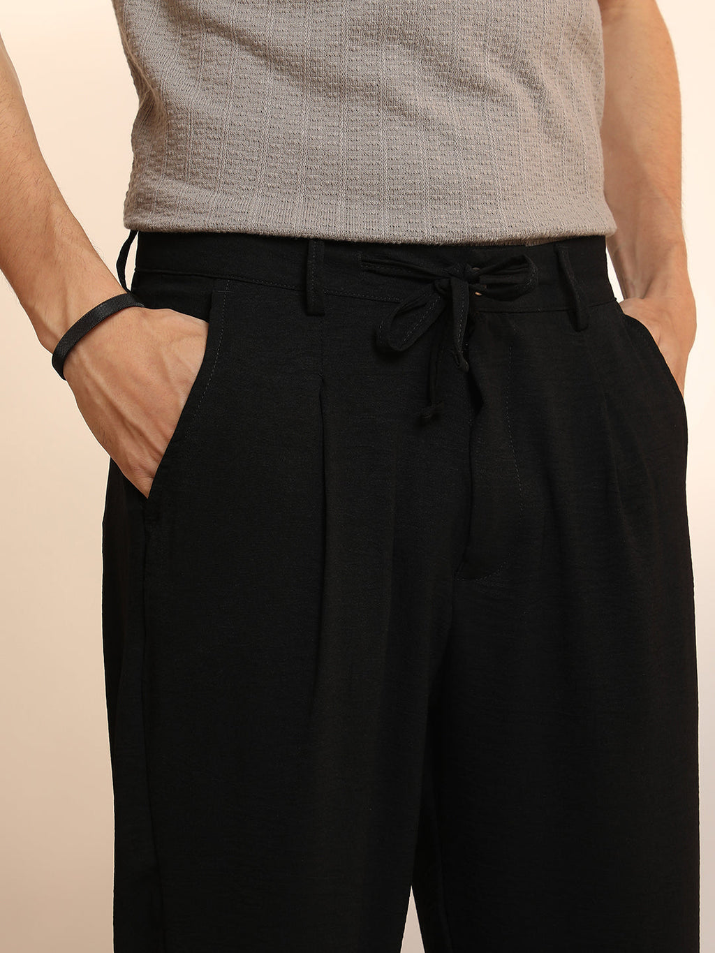 Lightweight - Solid Pleated Trousers