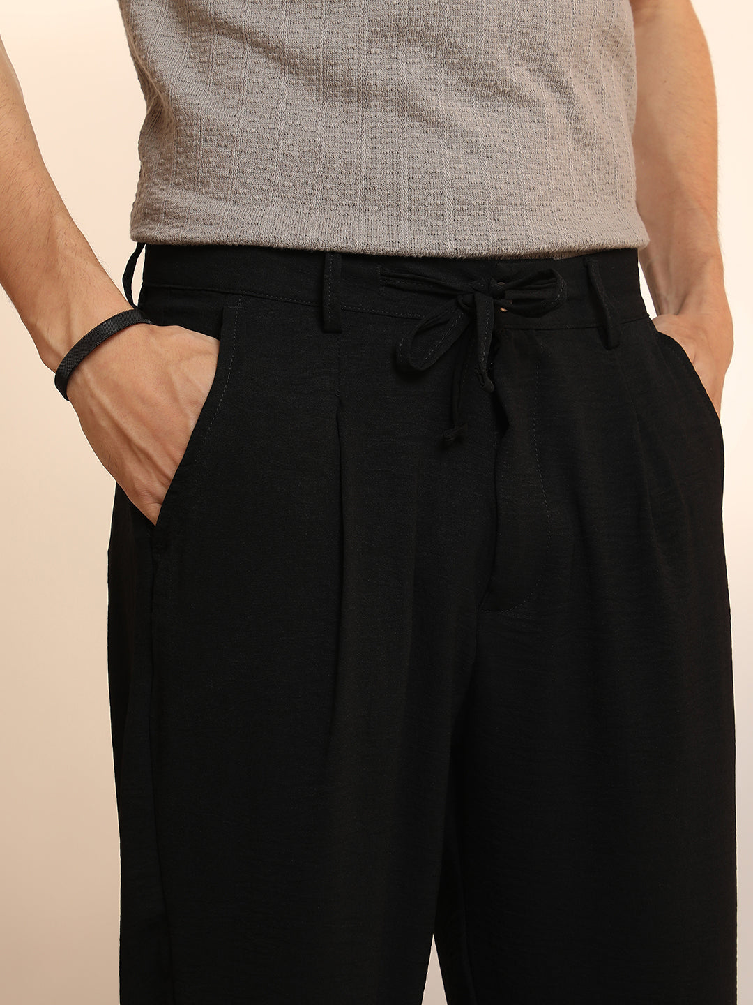 Lightweight - Solid Pleated Trousers