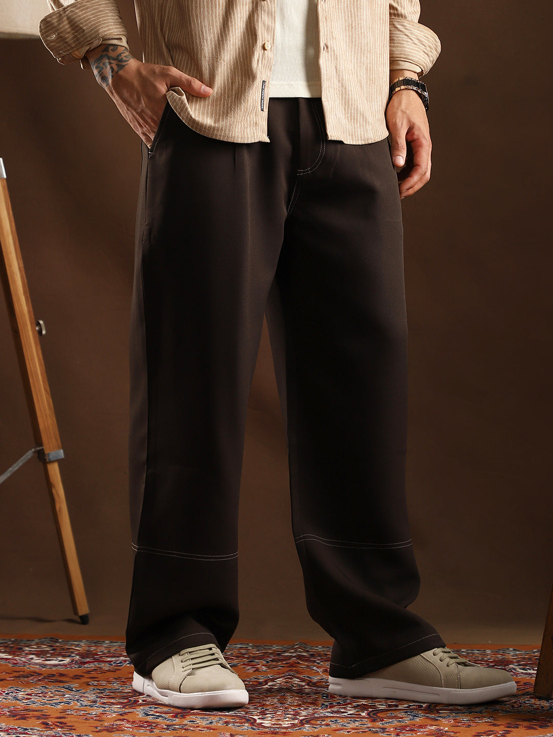 Contrast-Stitch Straight Trousers