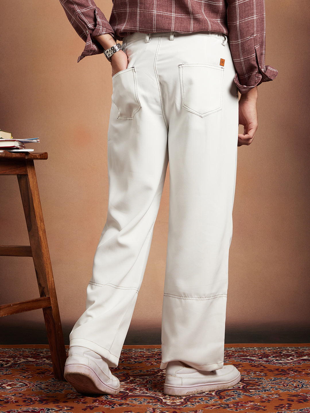 Lightweight - Contrast-Stitch Straight Trousers