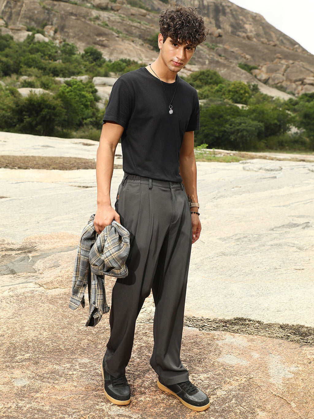 Pleated Straight-Fit Tailoured Trousers