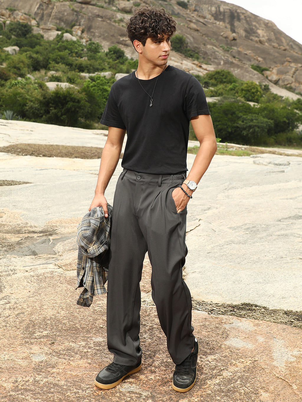 Pleated Straight-Fit Tailoured Trousers