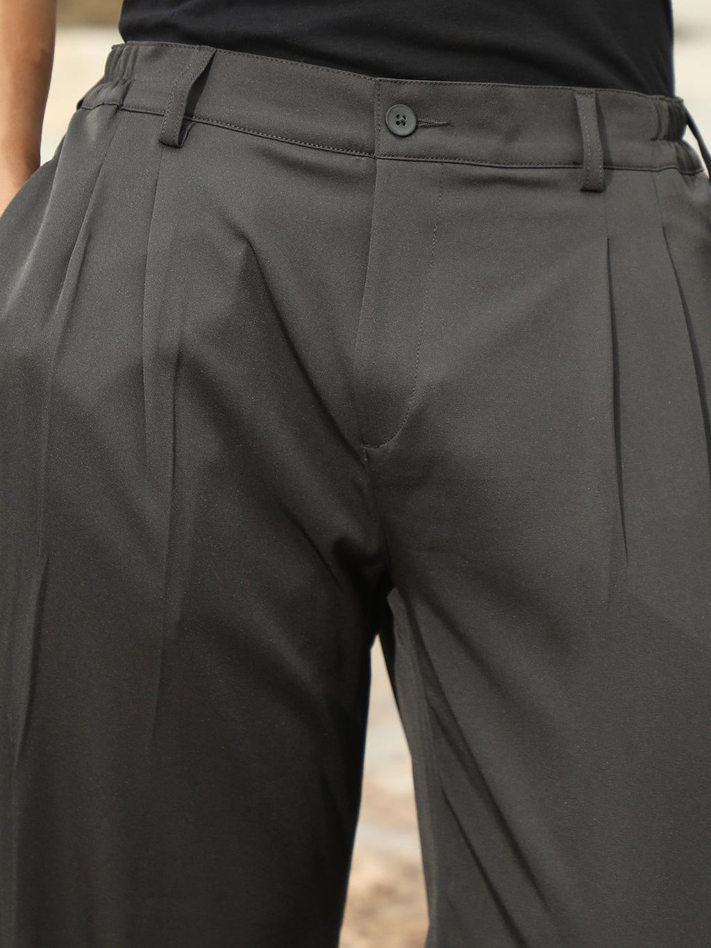 Pleated Straight-Fit Tailoured Trousers