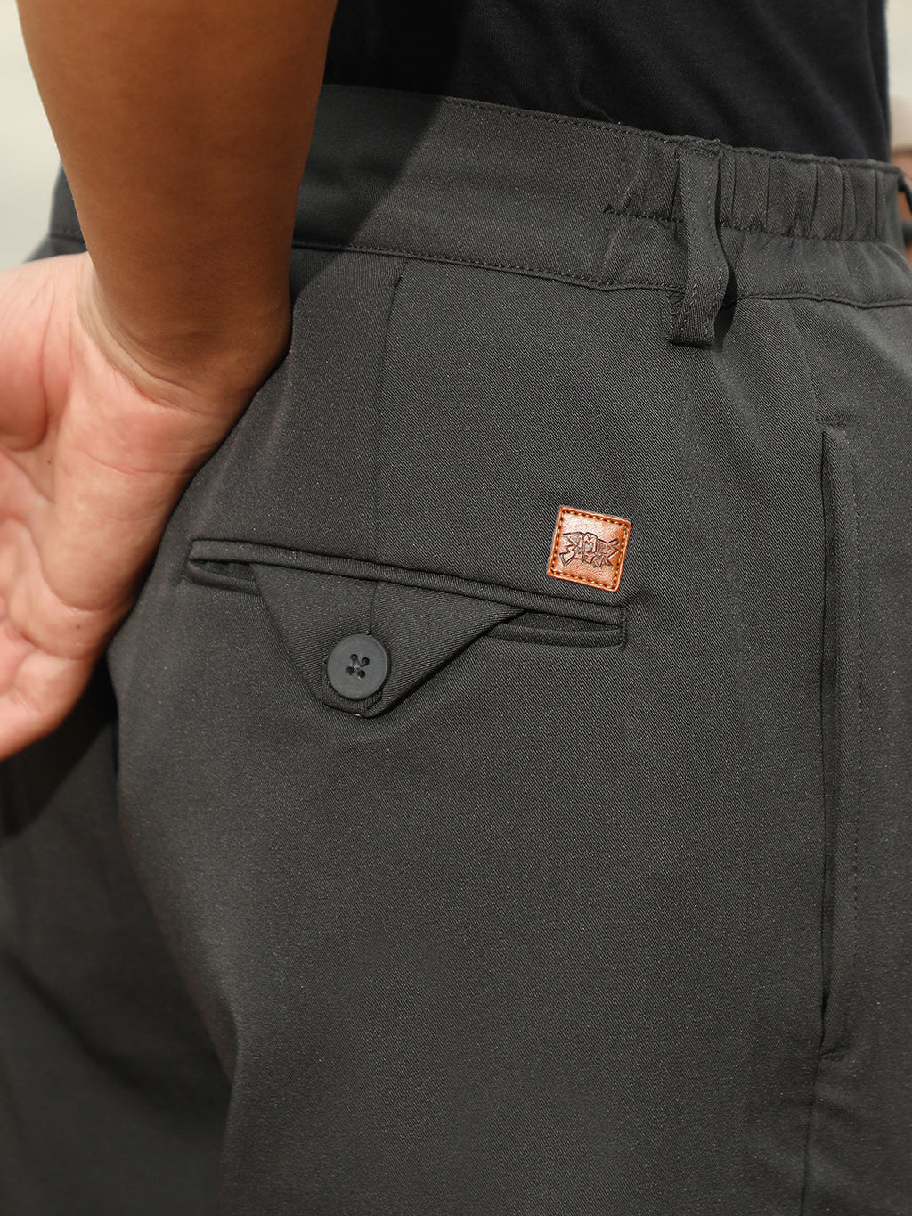 Pleated Straight-Fit Tailoured Trousers